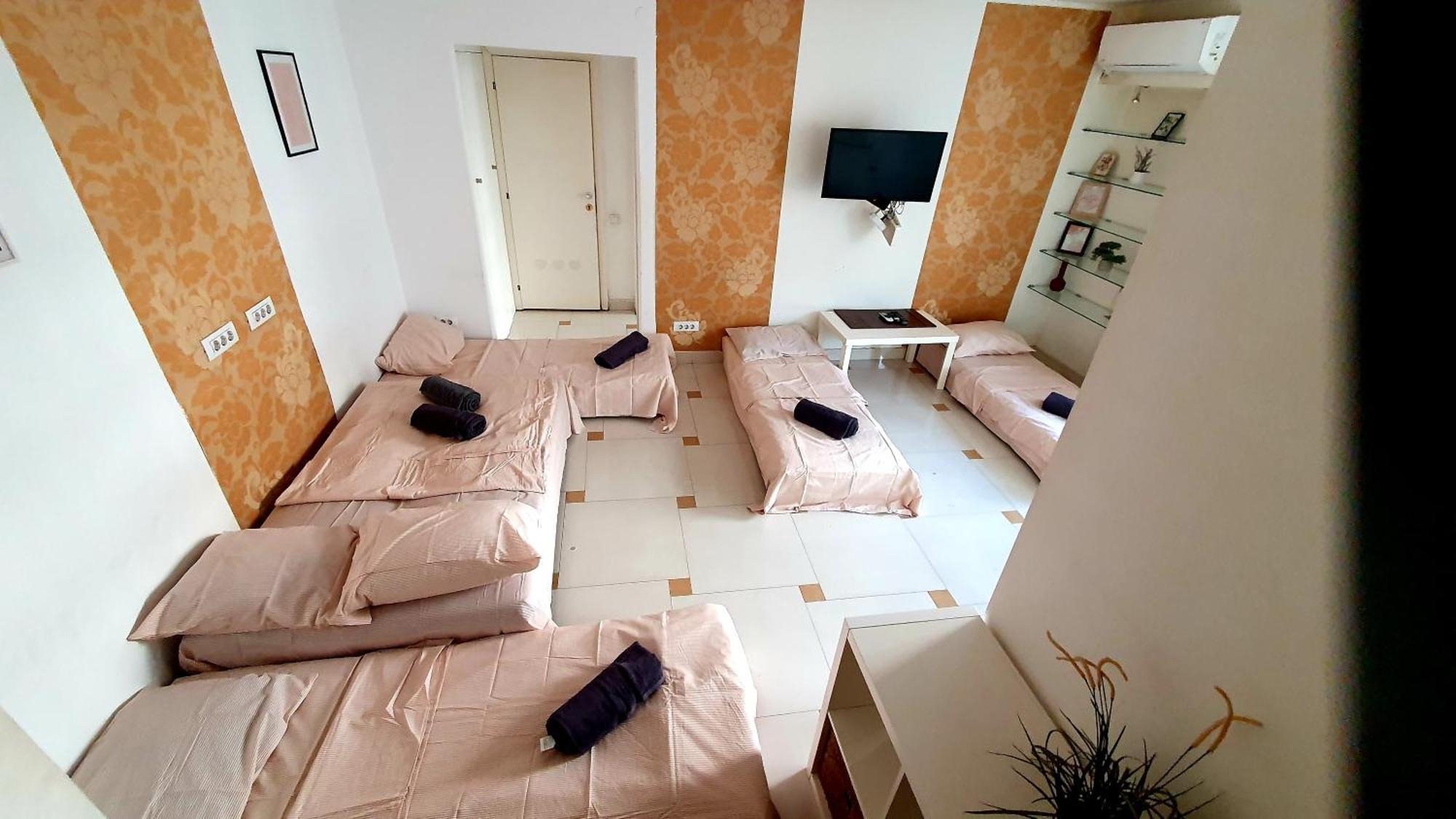 Central 2Br Apartment With Balcony - Italian Church & City View بوخارست المظهر الخارجي الصورة